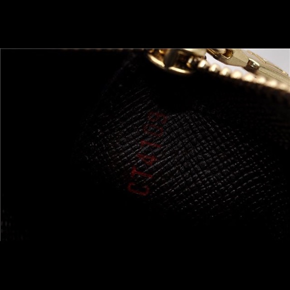 SOLD - Authentic Louis Vuitton keychain card pouch - Picture 13 of 16